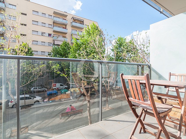 Солнечная терраса квартиры на продажу в Побленоу