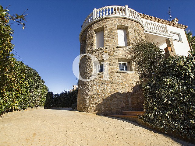 Tower for sale with stunning views in Urb. Mas Tomasí in Pals, Costa Brava