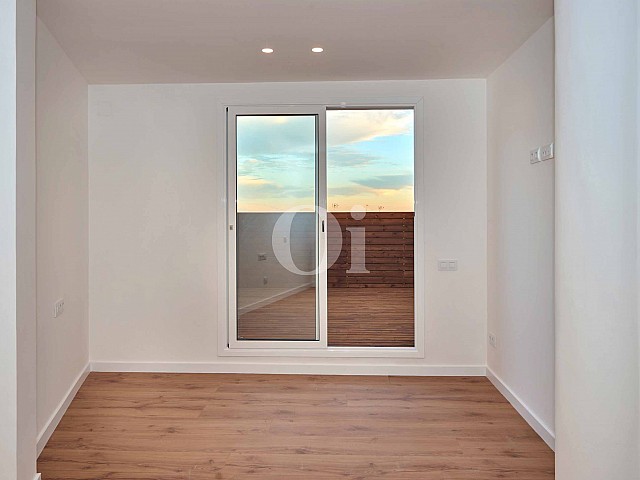 Accés a la terrassa des d'un dels dormitoris