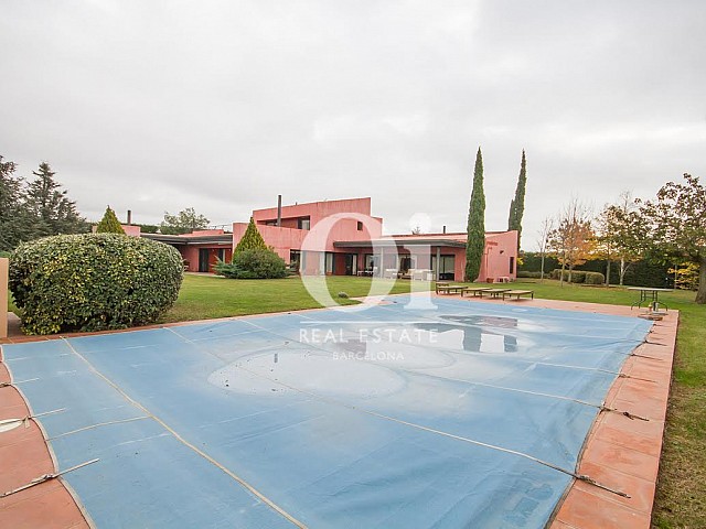 Fantàstica casa en venda a Urb. Privada al costat de l'Golf de Perelada a Girona