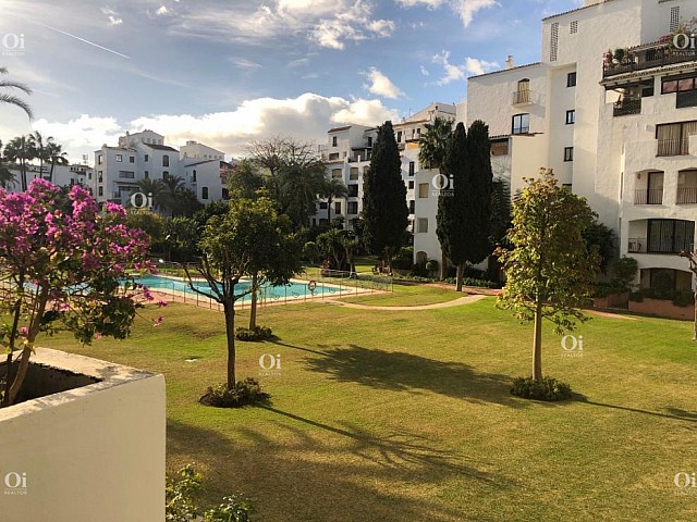 Apartment zum Verkauf auf den Terrassen von Puerto Banús in Marbella, Málaga
