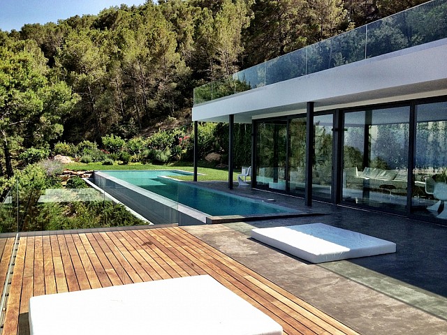 Beeindruckende Luxusvilla bei Es Cavallet, auf Ibiza zu vermieten