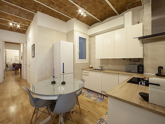 Apartamento à venda renovado em Eixample Izquierdo, Barcelona.