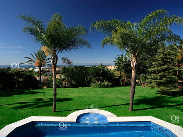 10Villa en Venta en Estepona, Malaga