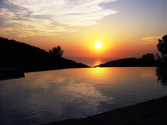 Esplèndides vistes a la posta de sol d'Eivissa des de la casa