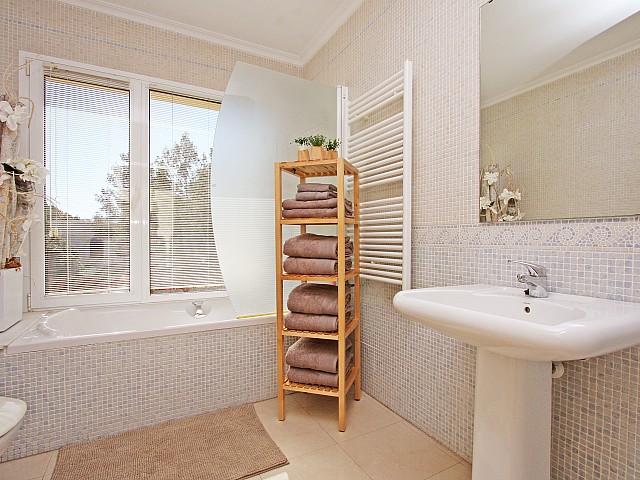 Ванная комната дома в аренду в Марина Ботафок