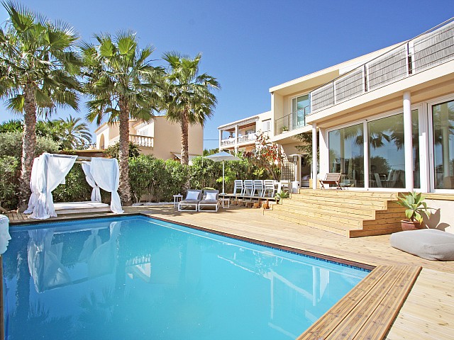 Роскошный бассейн дома в аренду в Марина Ботафок
