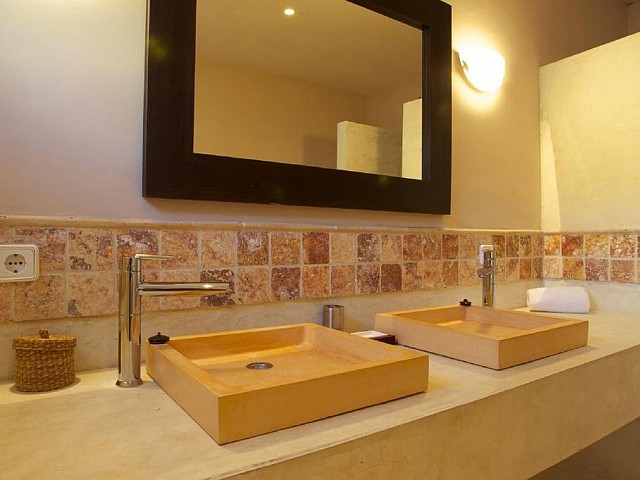 Ванная комната виллы в аренду в Санта Жертрудис 