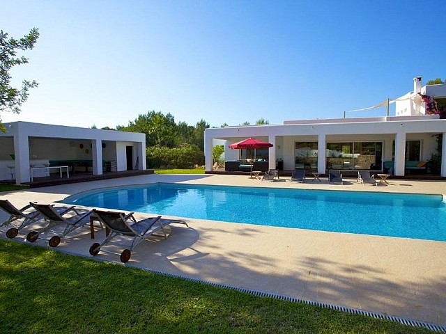 Lovely modern villa for rent 15 minutes from Ibiza Town, Santa Gertrudis