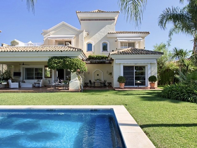 Villa in vendita a La Quinta Golf Urbanization, (Benahavis), Malaga