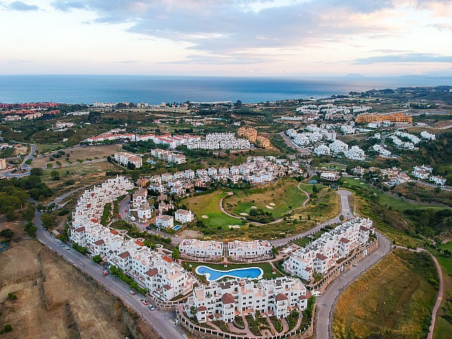 Áticos y Apartamentos de Obra Nueva en Venta en Estepona,