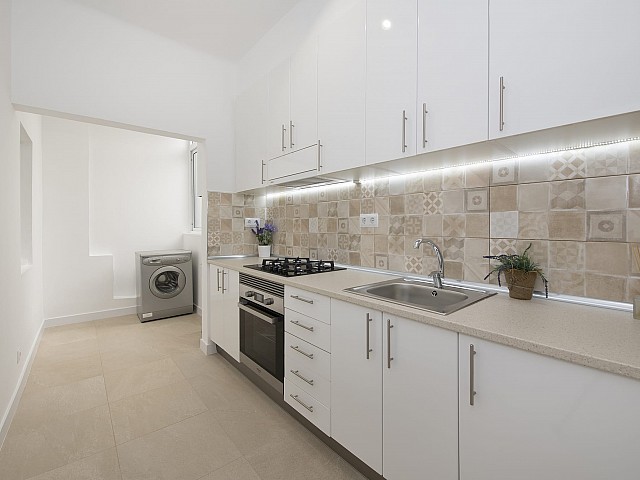 Ref. 63092 - Piso en venta en plena Rambla Guipúzcoa, Barcelona.