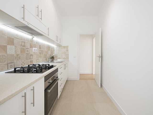 Ref. 63092 - Piso en venta en plena Rambla Guipúzcoa, Barcelona.