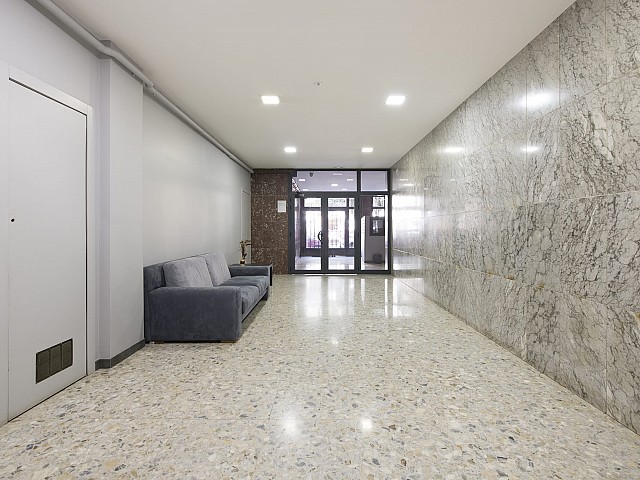 Ref. 63092 - Piso en venta en plena Rambla Guipúzcoa, Barcelona.