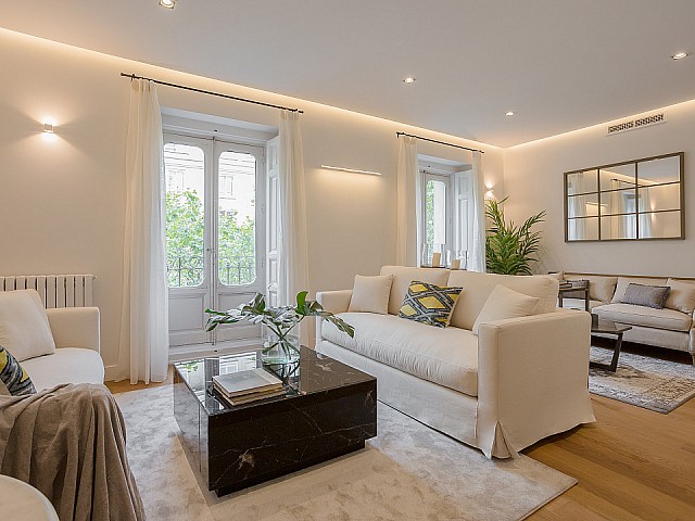 Appartement rénové à vendre dans le magnifique quartier de Recoletos, Madrid.