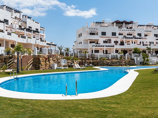 26 POOL SUNSET GOLF DISCOUNT PROPERTY CENTER MARBELLA