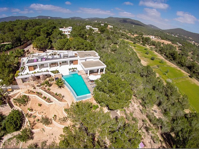 Lujosa villa en alquiler de corta estancia en Ibiza, Cala Jondal