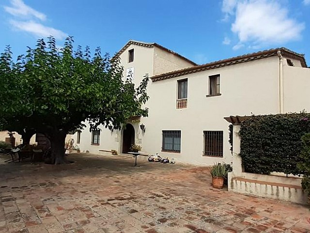 Country house for sale in Tiana