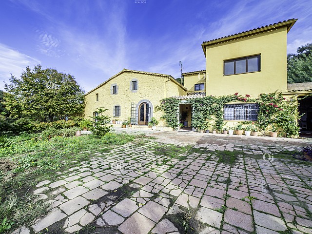 Casa di campagna con ampio terreno in vendita a Vilassar de Dalt