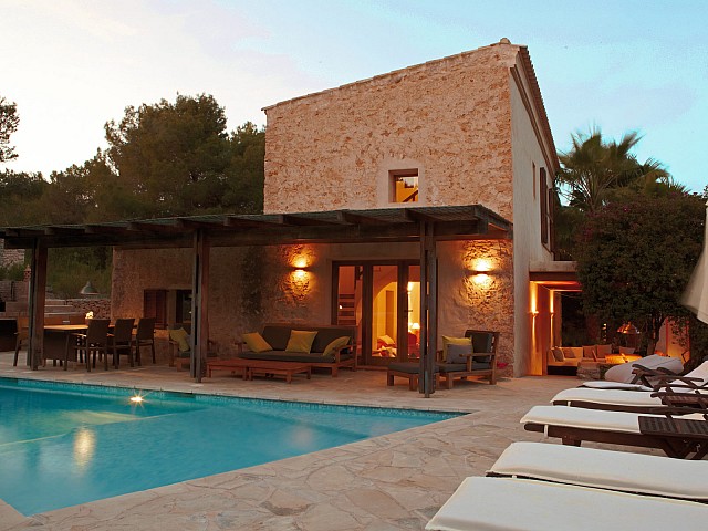 Villa traditionnelle pour location de vacances à San Agustín, Ibiza.