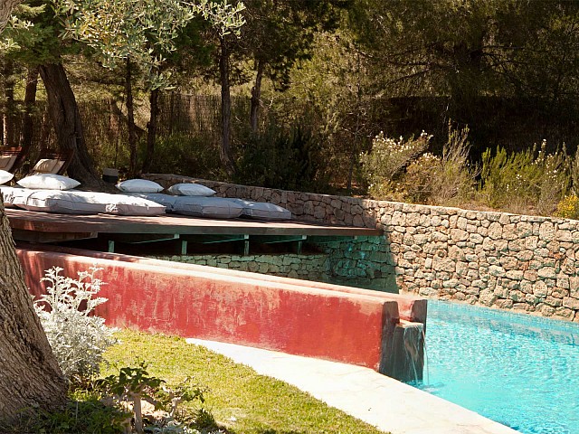 Шикарный бассейн виллы в аренду в Сан Агустин