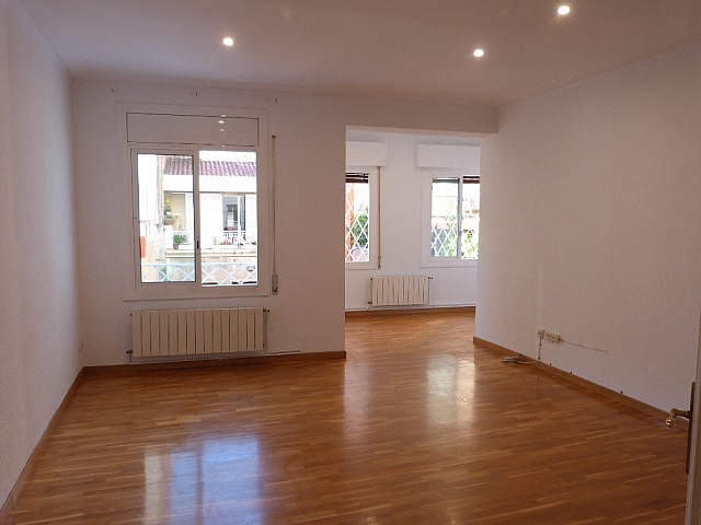 Apartamento luminoso e tranquilo na carrer de madrazo, Barcelona.