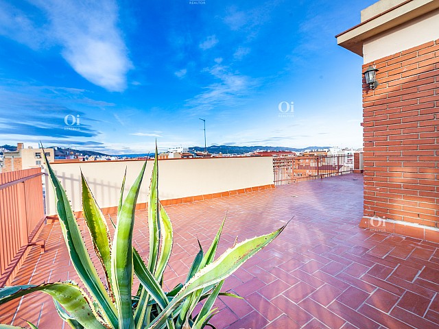 Meraviglioso attico con ampia terrazza in vendita a Sant Andreu, Barcellona.