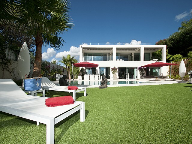 Impresionante villa de diseño en alquiler en Ibiza