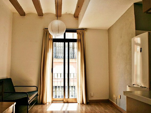 Luminoso appartamento con 2 camere da letto e balcone in Gótico