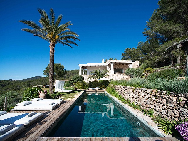 Spectacular villa for 12 people for rent in Santa Agnès, Ibiza