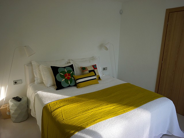 Уютная спальня виллы рядом с Кала Моли
