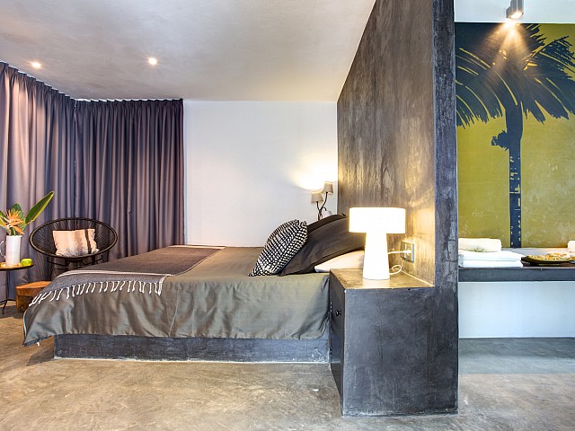 Шикарная спальня виллы в стиле минимализм на Ибице