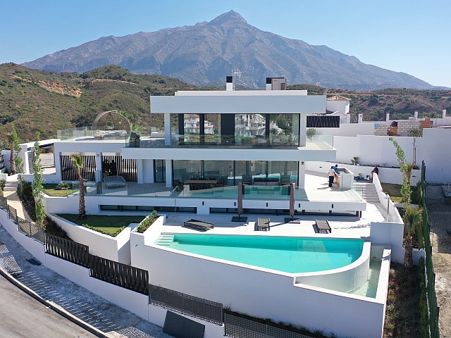 Villa moderna in vendita a Nueva Andalucía, Marbella