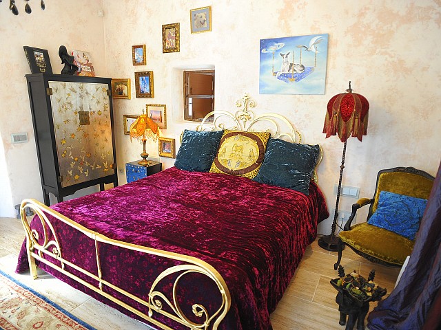 Шикарная спальня виллы на Ибице