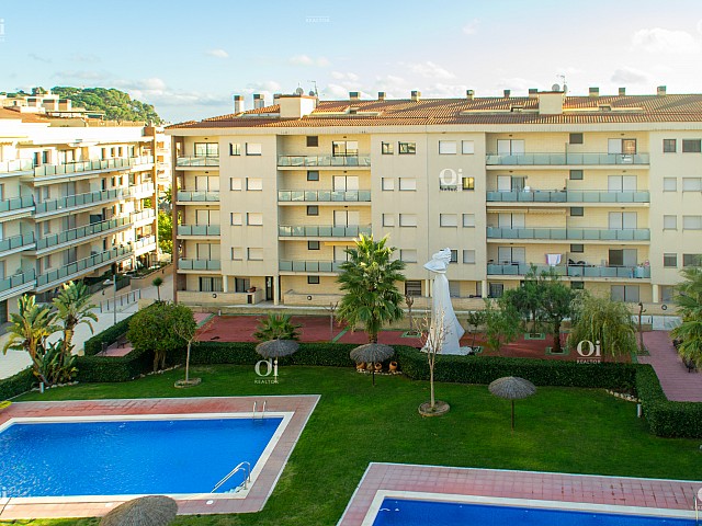 Apartamento magnífico com piscina à venda na área espetacular de Fenals, Lloret de Mar.