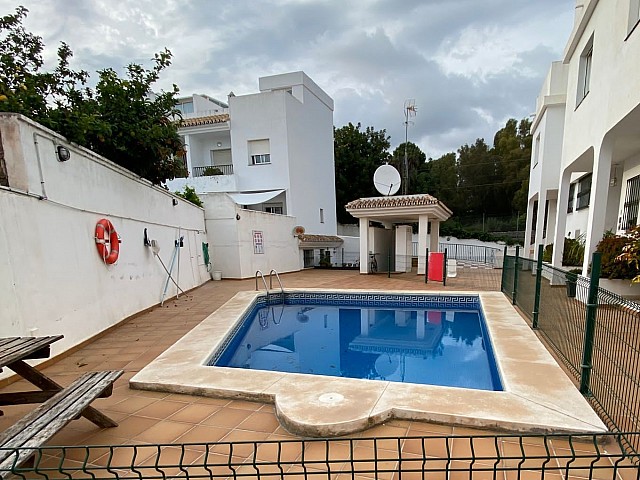 Casa con dos viviendas en venta en Fuengirola. Málaga