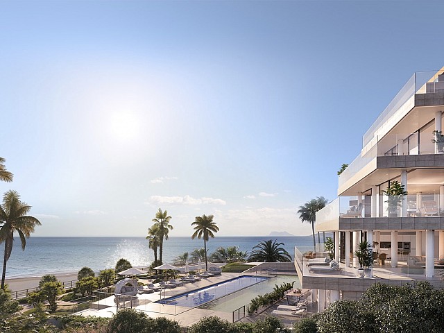 Эксклюзивные роскошные апартаменты на берегу моря в Эстепоне, Малага, Испания
