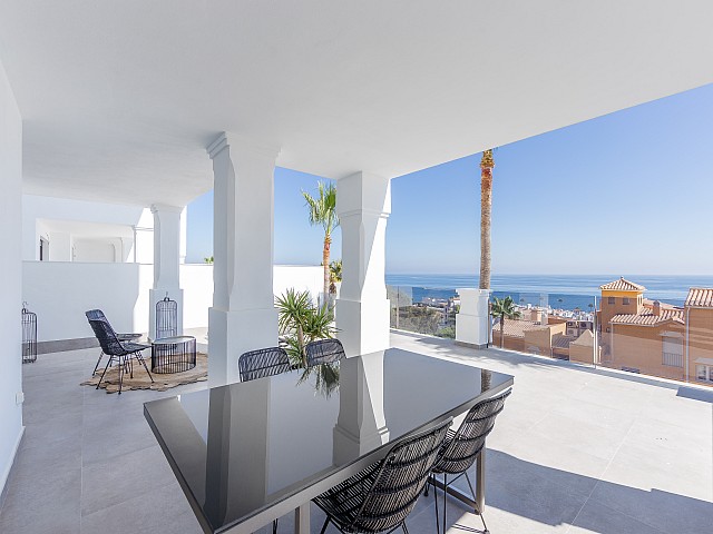 Herrliche Wohnung mit Meerblick zum Verkauf in Manilva, Málaga