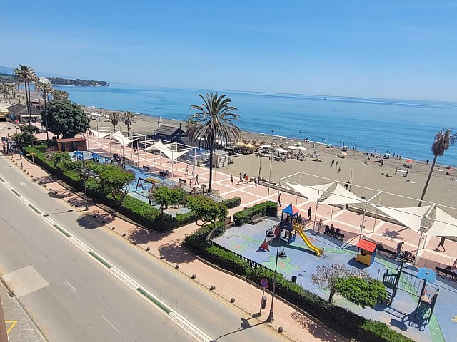 Maravilloso apartamento en venta en 1ª linea de playa en Estepona