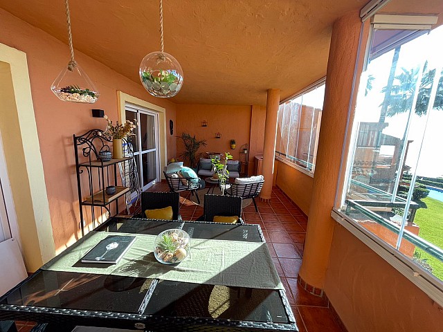 Fabuloso apartamento en venta en primera linea de playa. Estepona