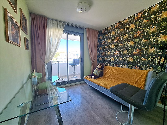 Excelente apartamento en venta con vistas al mar en Costa Galera. Estepona