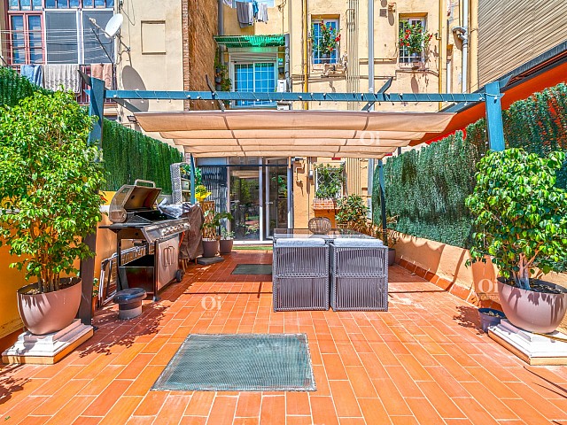 Terraza Piso en venta con terraza  en   izquiero en finca regia clasica 