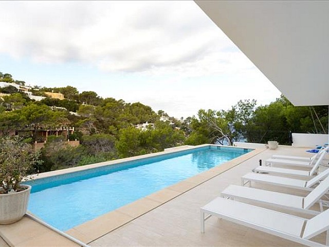 Villa de luxo minimalista com vista para o mar e o pôr do sol, Ibiza