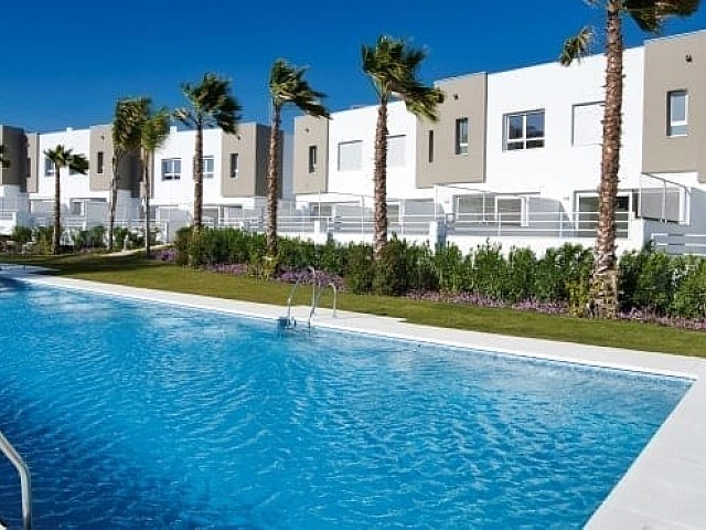 A5 2 Green Golf townhouses Estepona pool Marzo 2020