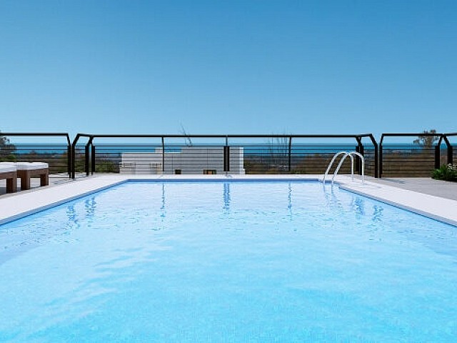 A4 Marbella Lake apartments Nueva Andalucia pool 2 min 880x370