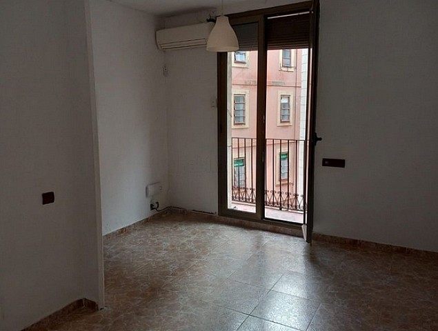 Piso en venta en El Raval Barcelona