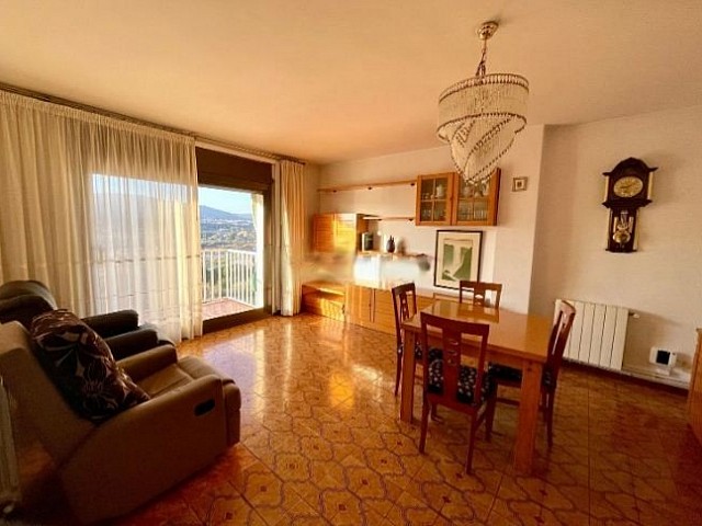 Schöne Wohnung zum Verkauf in Cerdanyola sur Mataró Maresme