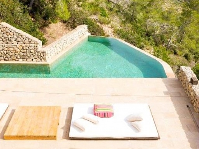 Elegante y acogedora villa con acceso y vistas al mar en Cala Olivera