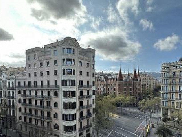 Дизайнерская квартира на продажу в Дрета де л'Эшампле Барселона
