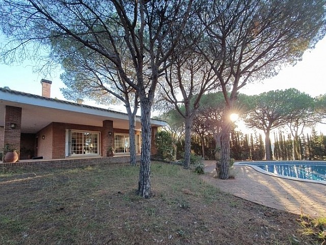 Magnificent villa for sale in Cabrera de Mar